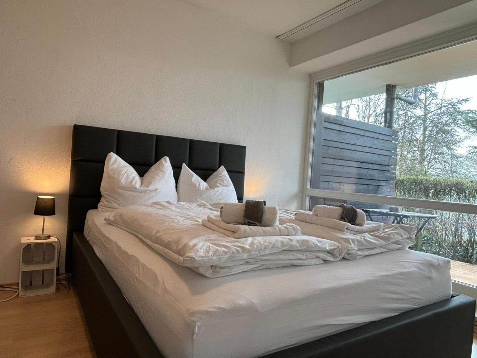 Stadtnahe Wohnung Mit Terrasse Höchberg Esterno foto