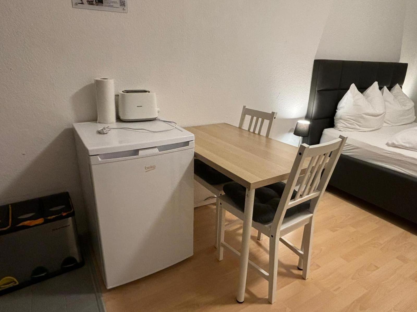Stadtnahe Wohnung Mit Terrasse Höchberg Esterno foto